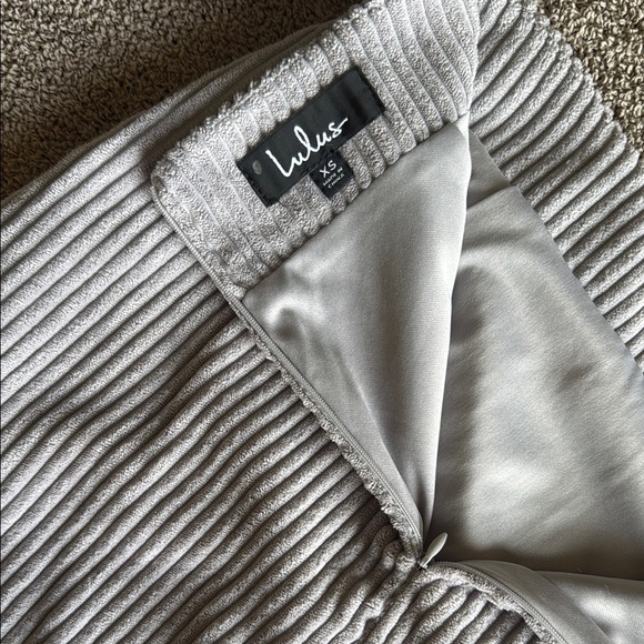 Lulu’s Gray Ribbed Skirt - Picture 3 of 5